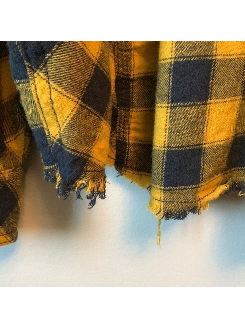 Urban Outfitters Cropped Flannel Button Down Shirt - Picture 4 of 13